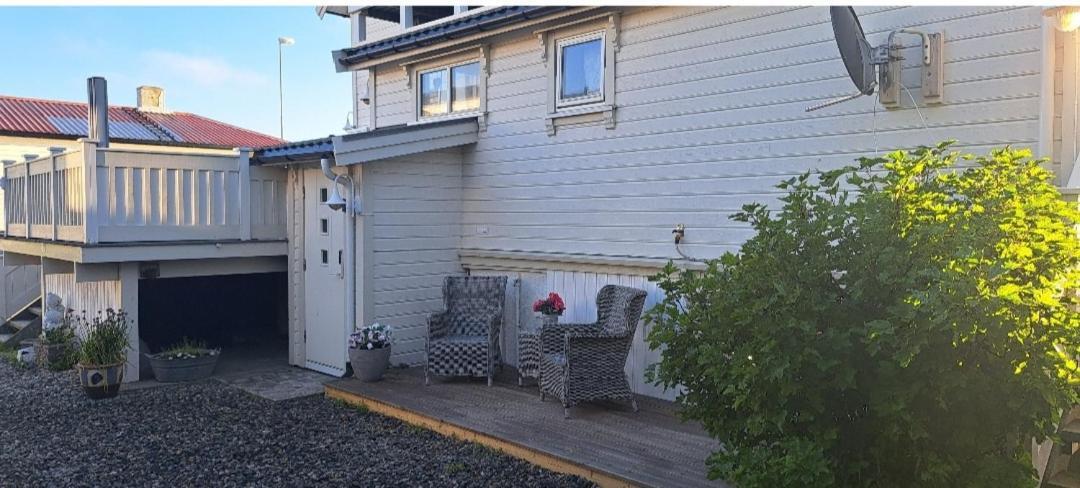 Sentral Studioleilighet Ved Stranden Og Hvalsenter Nb Ma Vaskes Etter Endt Leie Eller Betale Rengjoringshjelpen 500 Kr Andenes Eksteriør bilde
